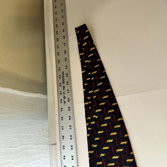 Ermenegildo Zegna Silk Neck Tie Red & Yellow Chevron Design Geometric Career - Picture 4 of 7